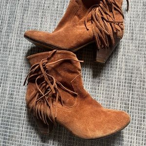 Women’s booties chestnut suede